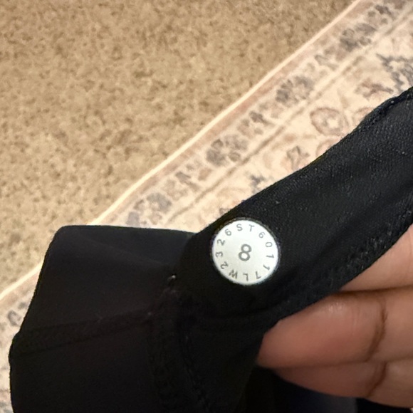 Lululemon Women’s Black Energy Sports Bra Size 8 - Picture 4 of 4